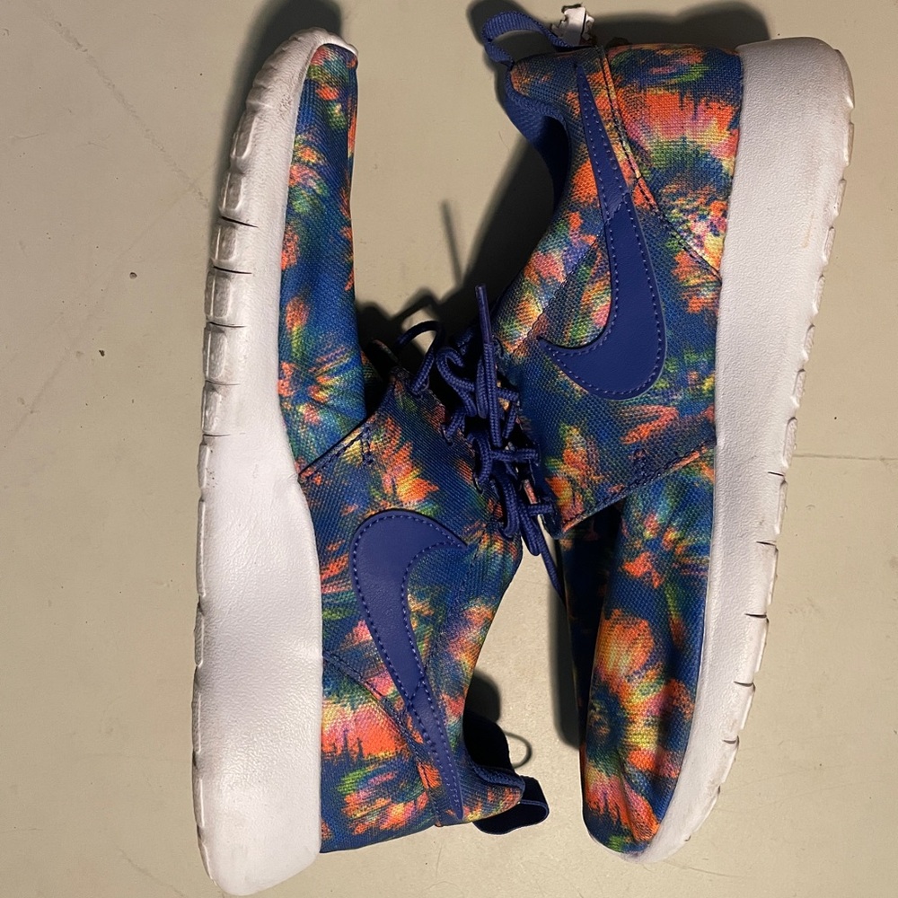 Nike Roshe one Blue and Orange floral Sneakers Lightweight Casual